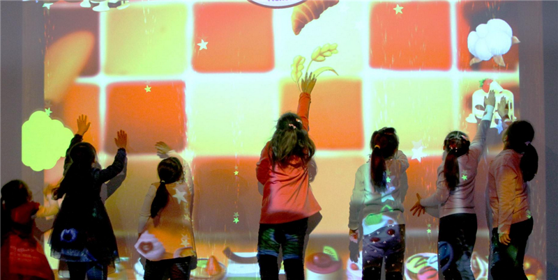展廳設計中互動墻投影的優(yōu)勢插圖(1) 展廳設計中互動墻投影的優(yōu)勢插圖(1)